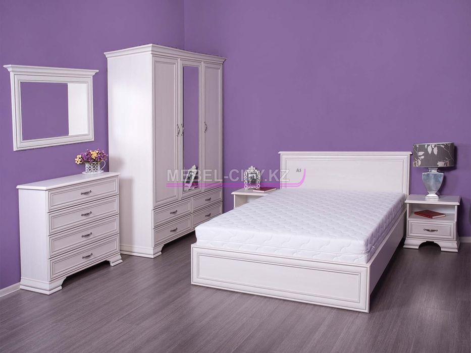 Продам спальный гарнитур тиффани