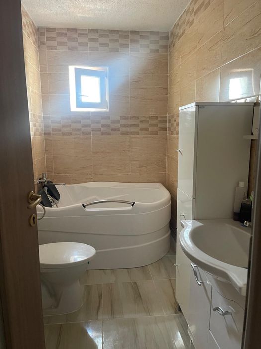Inchiriez apartament modern 3 camere,bloc nou ultracentral Arad-disponibil de la 1 iulie