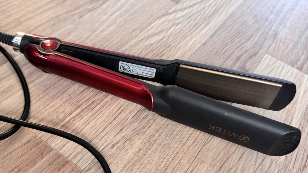 Утюжок T-vitek.