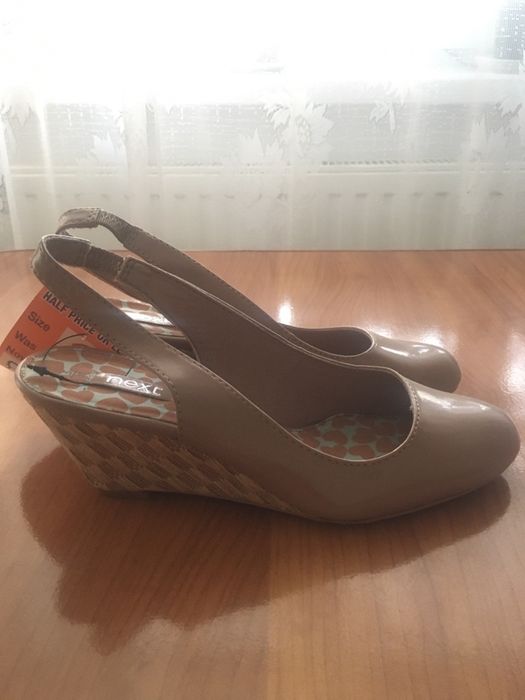 Vand pantofi