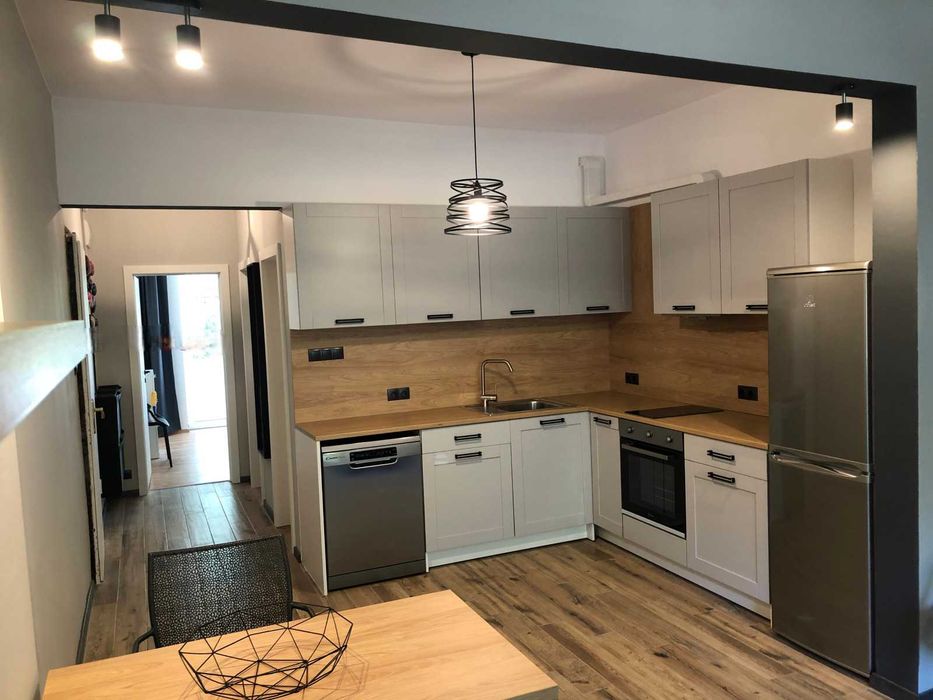 Дава се под наем Двустаен апартамент в София, Витоша - 55 кв.м за 580 € - Снимка #1