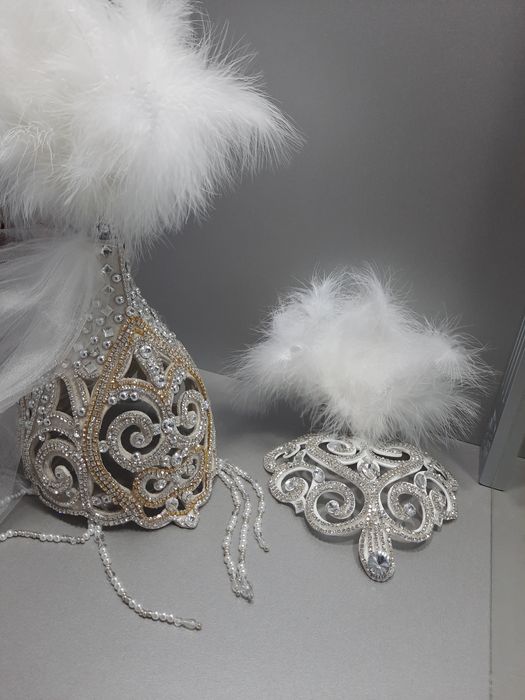 Үкілі тақия мен сәукеле фатасымен