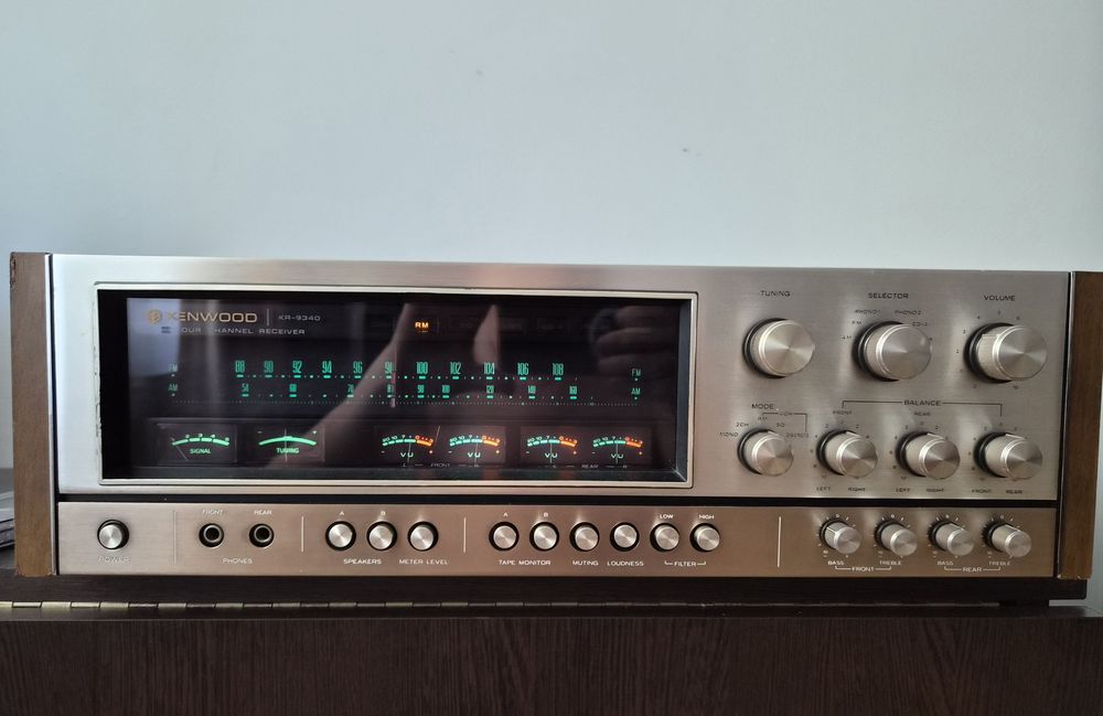 Receiver Kenwood de vârf