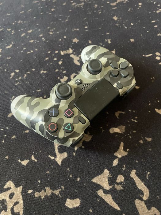 Продам джойстик PlayStation четыре