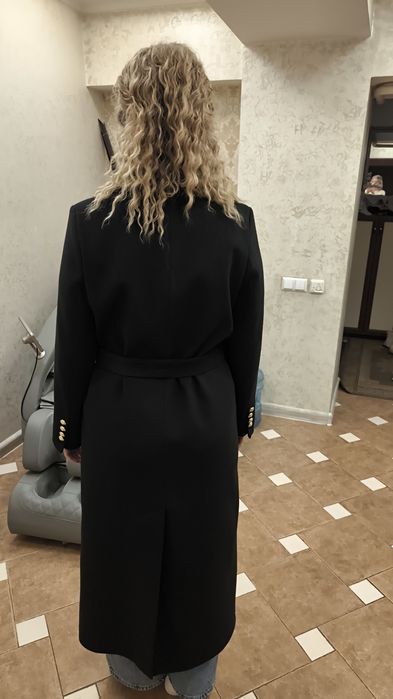 Стильное ,демисезонное пальто.