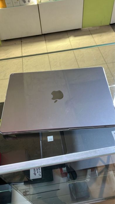 Mackbook1 Pro 14.6 M3 8/1 терабайт