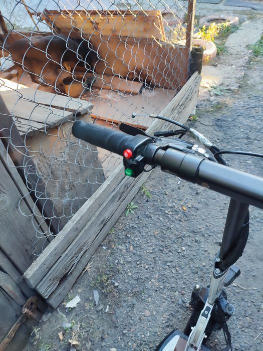 Продам электросамокат