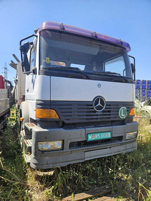 Camion cu macara mercedes Atego 1823L,2001,Euro3,neinmatriculat.12800EUR+TVA