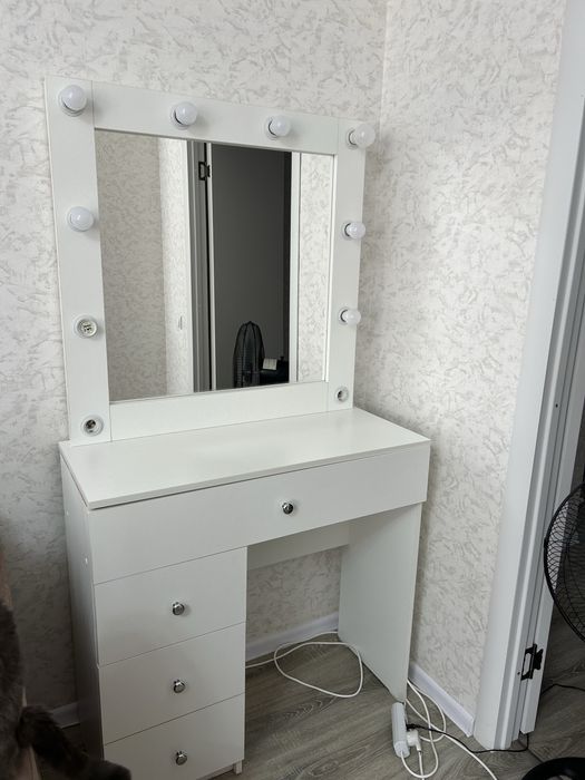 Продам косметеческий комод