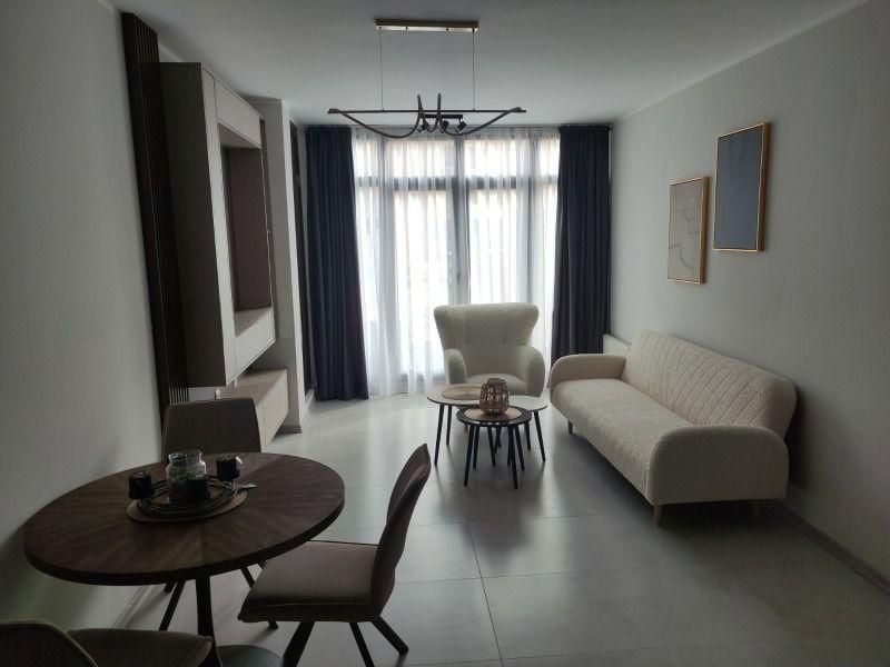 Двустаен апартамент в ж.к. Дружба 2.