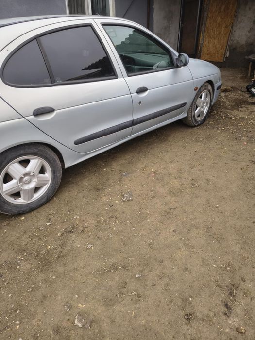 Vând mașină cu remorcată