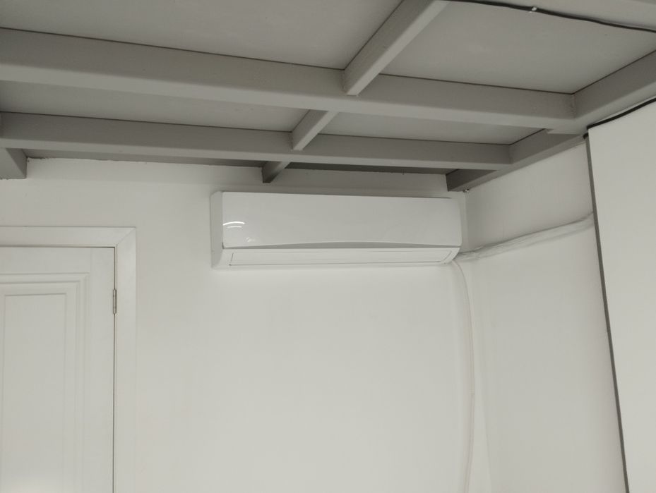 Установка кондиционера,