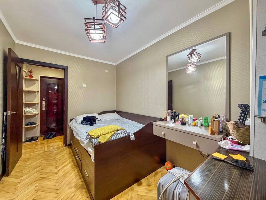 Продается квартира кирпич. ул. Новомосковская 2/2/5 кафе вечер