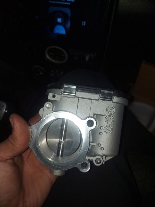 Продам дроссельную заслонку