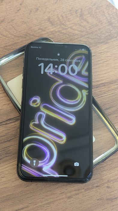iPhone XS в корпусе цвета «серый космос» (Space Gray)