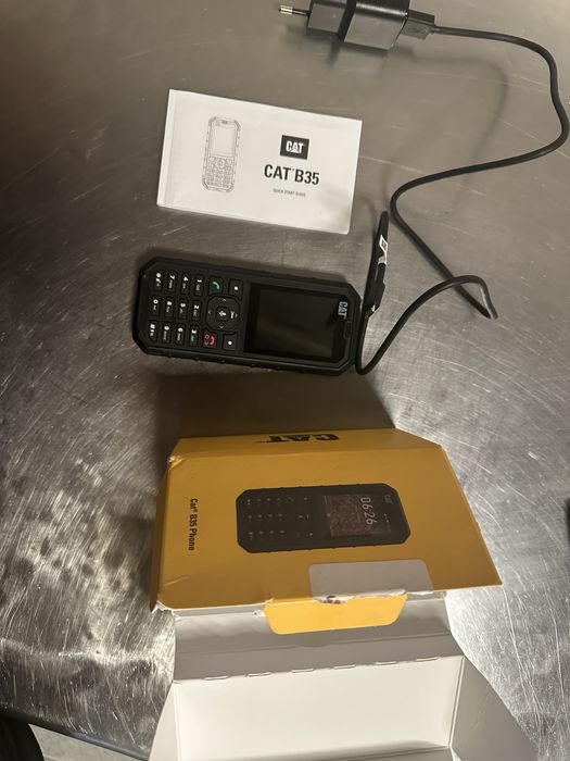 Телефон CAT B35 Phone