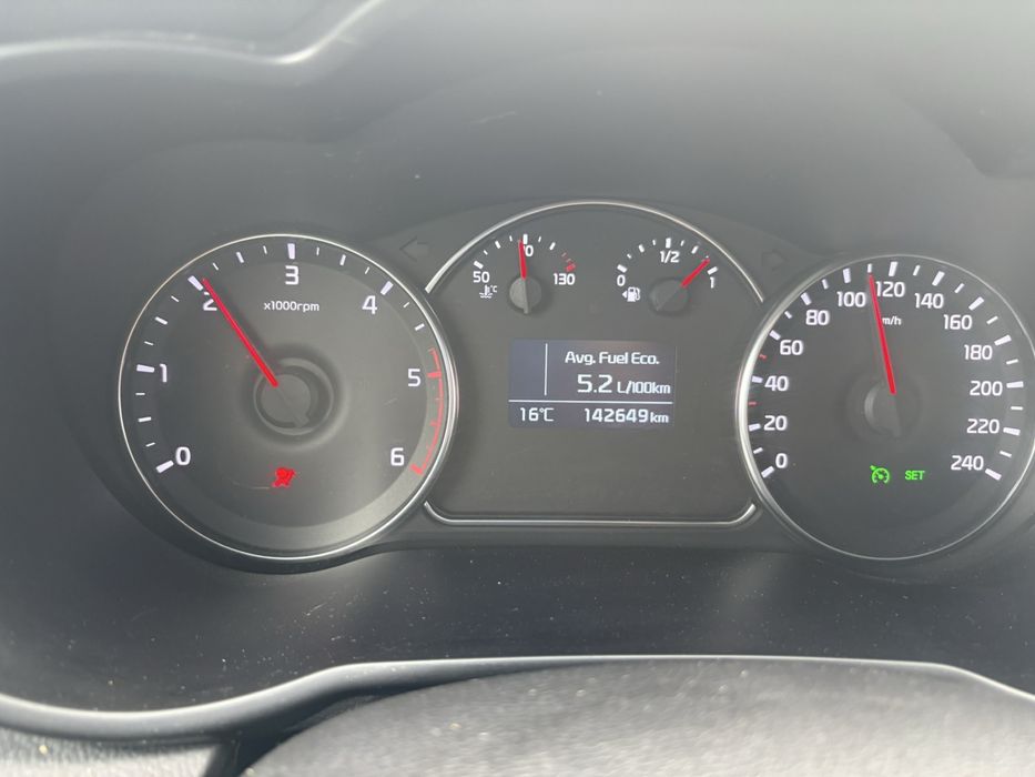 Автомобил Kia Carens Facelift, разход 5.2/100