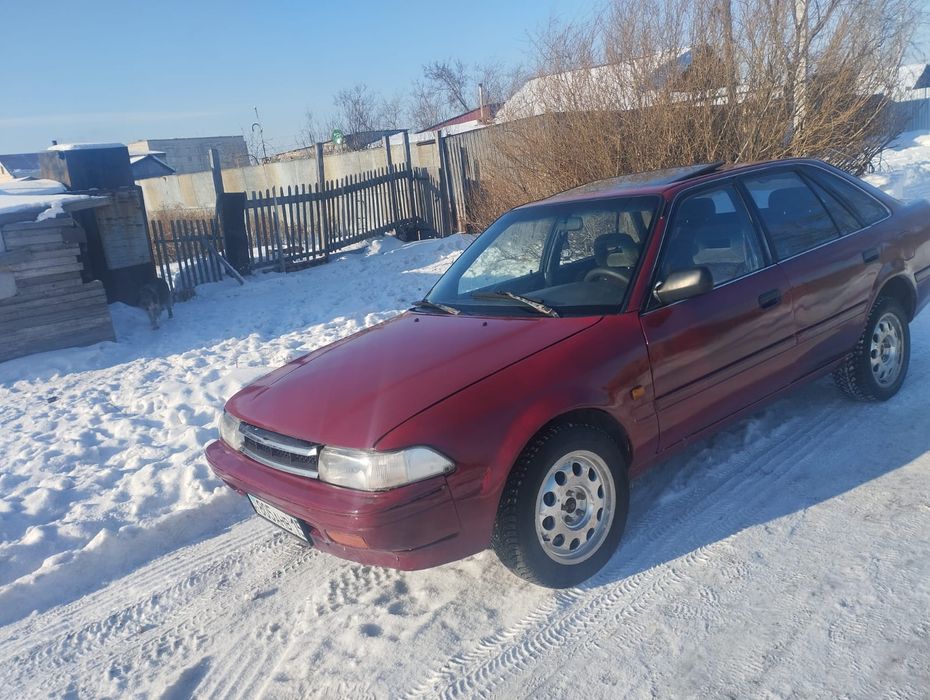 Продам машину тайота Карина е2