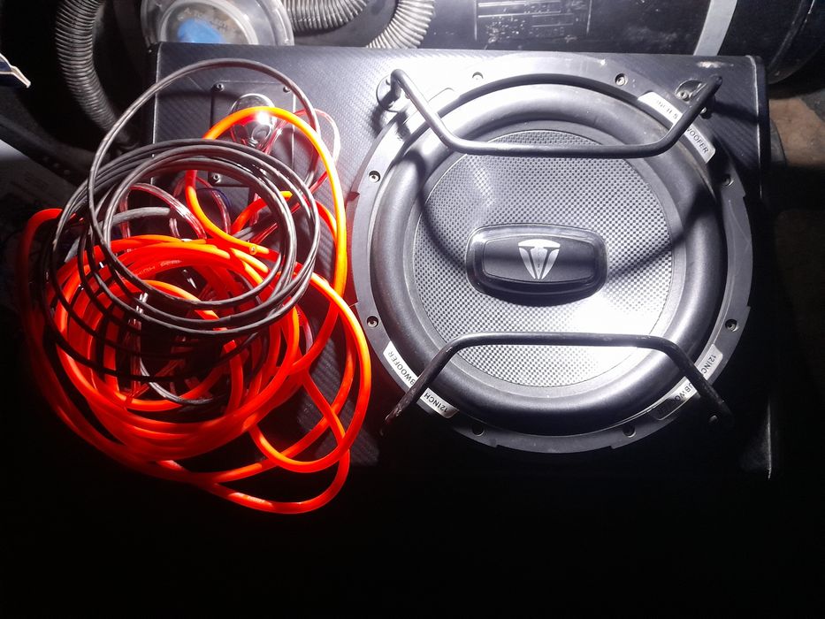 5 элемент 3000v почти нов