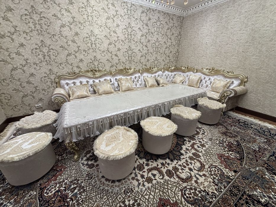 Divan ugolok sotiladi kampilekt