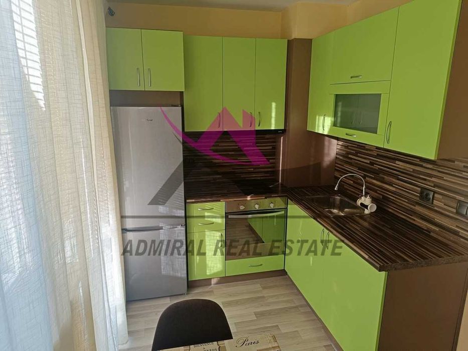 Атрактивен двустаен -Лятно кино