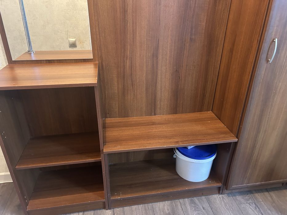Продам прихожую торг