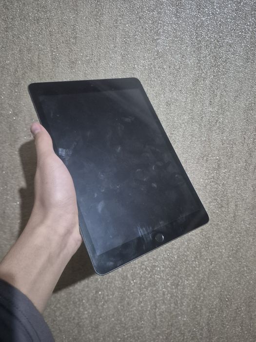 iPad 7 поколения на запчасти
