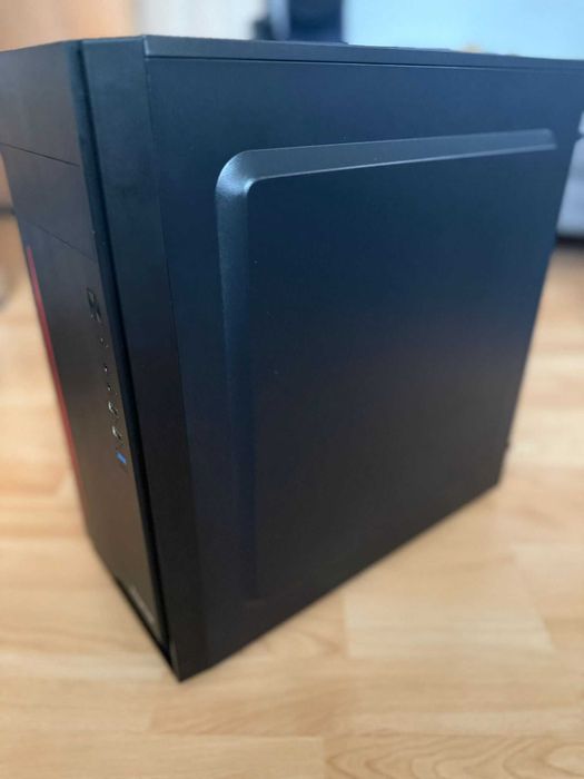 PC Gaming CPU Ryzen 7 3800XT GPU RX 6600XT