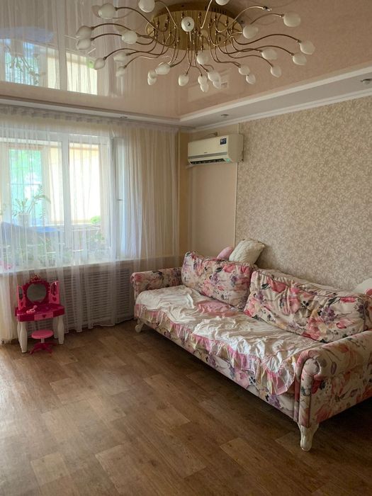 Продаётся 2 комн улучшенная 8 школа