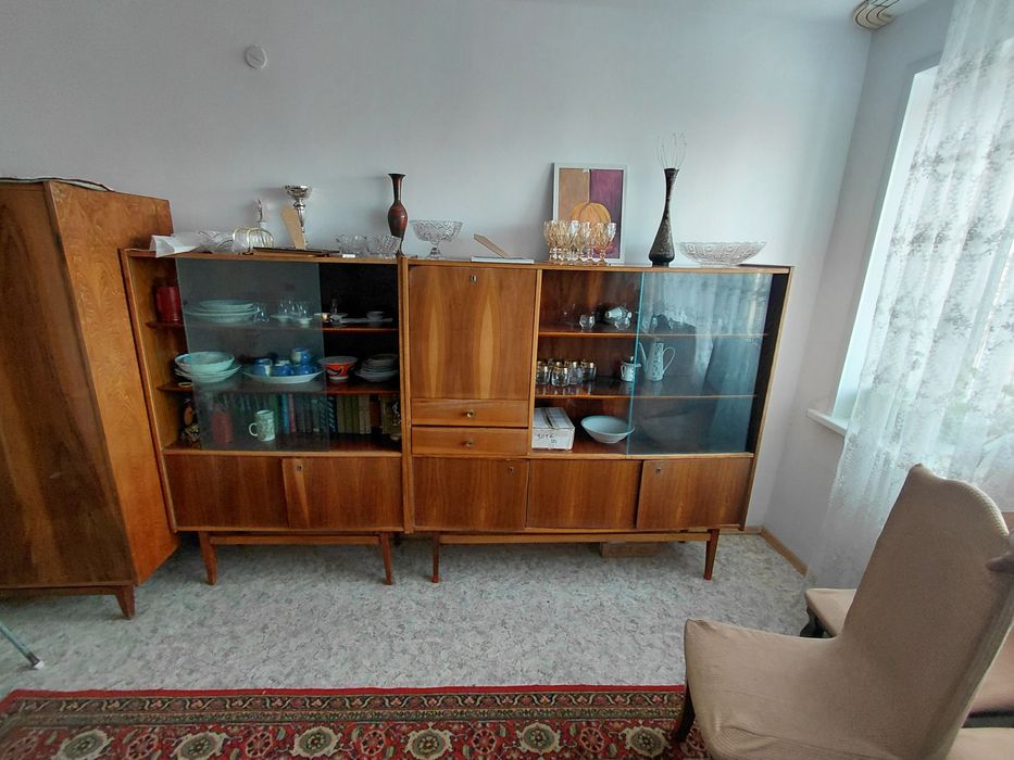 Отдам сервант в хорошем состояние