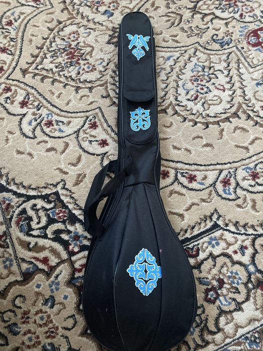 Домбыра Б/у 30000 тысяч