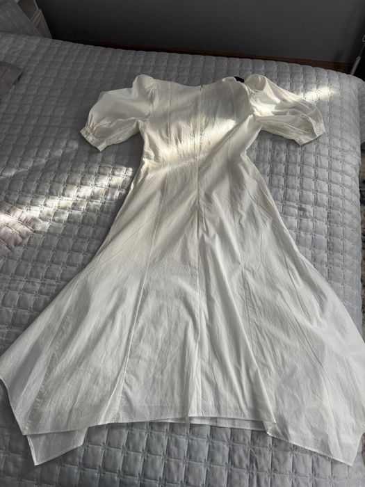 Продам белое шикарное палтье