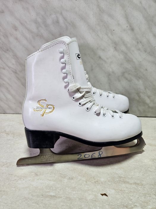 Patine 2068 gheata patinaj artistic  CCM  marime 35-36  ( 23,5   cm)