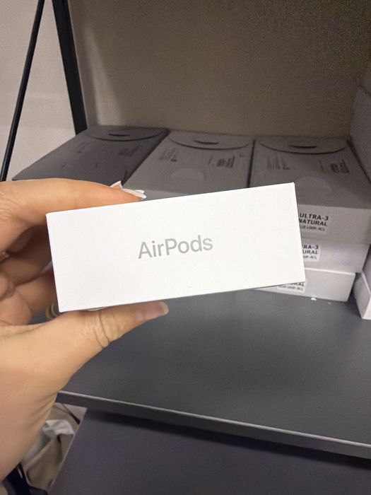Apple AirPods 4