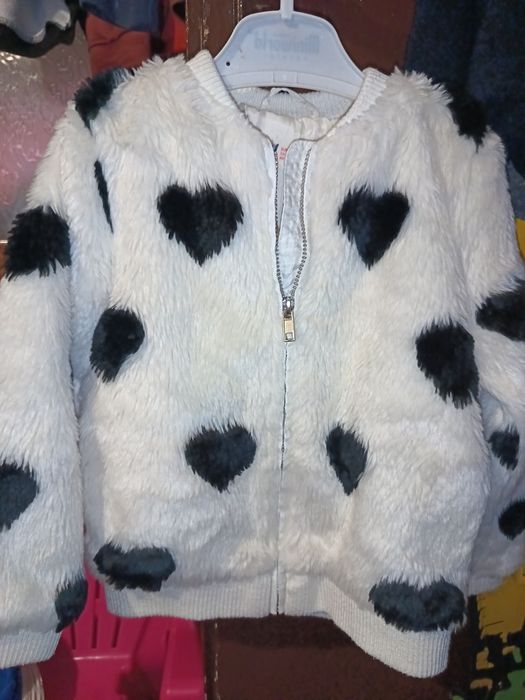 Дрехи за малка госпожица 2-4 години.