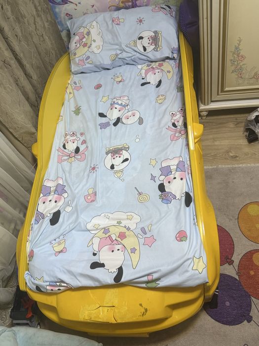 Детский кроват машина