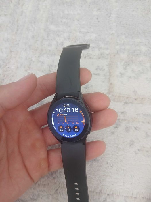 Смарт-часы Samsung Galaxy Watch4