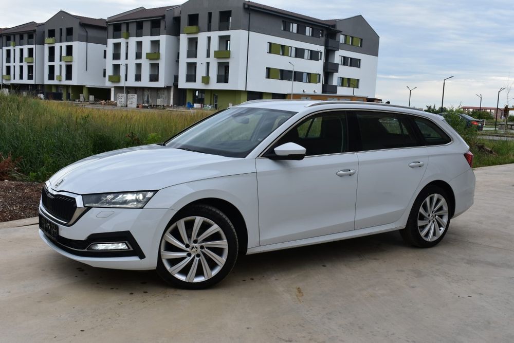 Skoda Octavia 2.0 Dsg an 2023 Webasto Matrix Masaj Head-Up camera  Memory