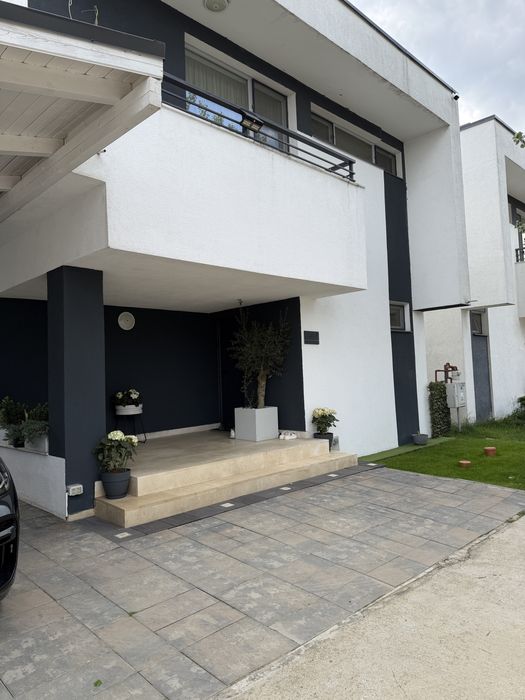 Vand Casa Single Tunari