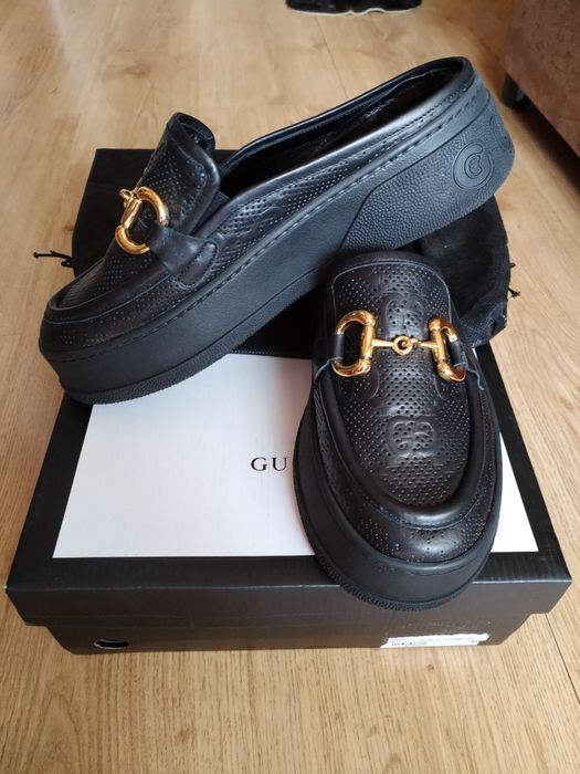 GUCCI-Дамски Чехли.