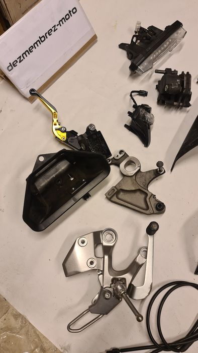 YAMAHA MT 10 MT10 carene scărițe pompă frână stop piese lampa poziție