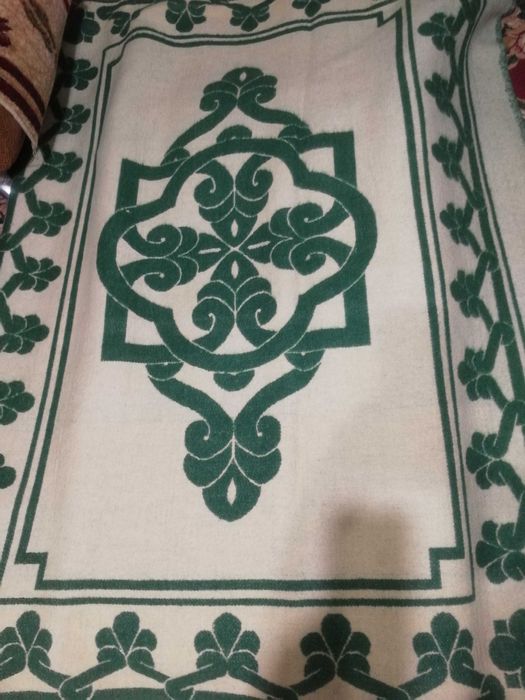 Одеяла теплые из целебной легкой  верблюжьей шерсти .