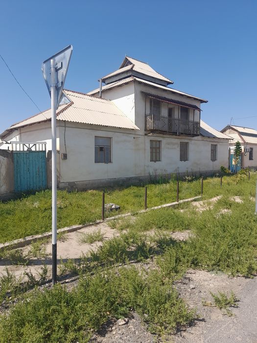 Үлкен үй сатылады.