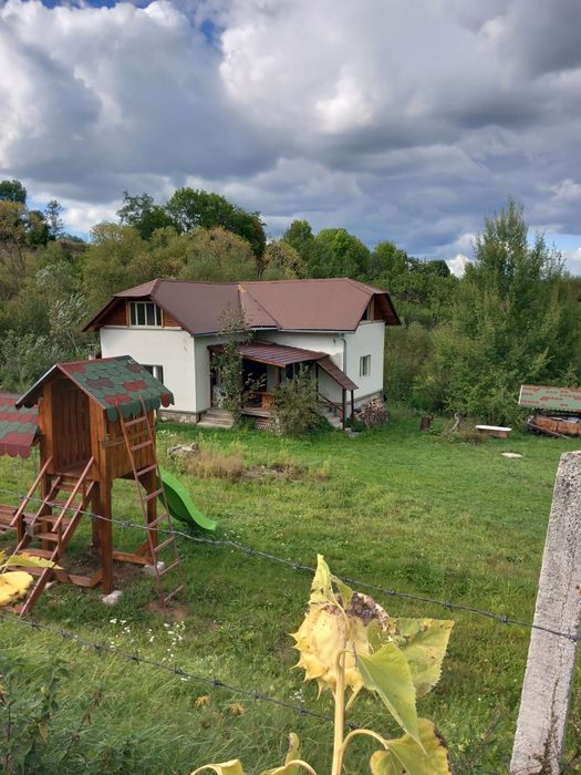 Închiriez casa la tara