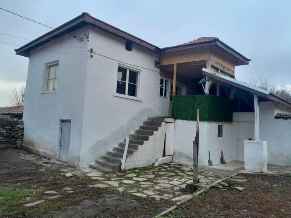 Продава се Къща в с. Плъстина, Област Търговище - 100 кв.м за 128 €/кв.м - Снимка #1