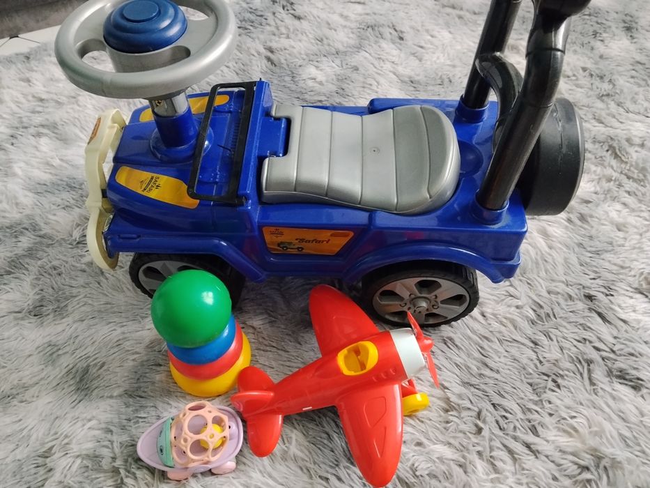 Игрушки детские машинка.