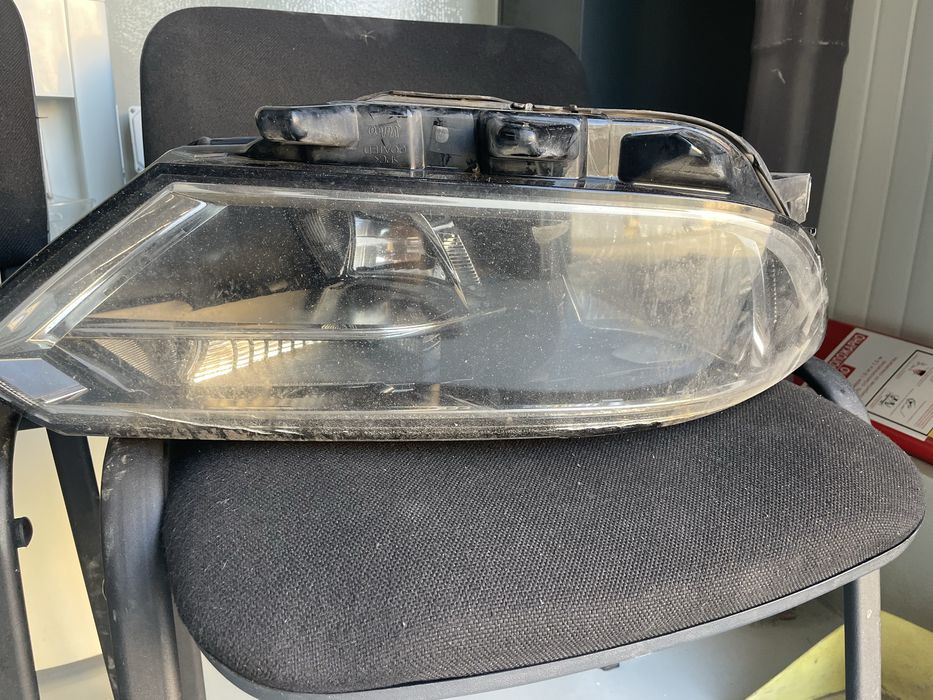 Фар десен за VW passat