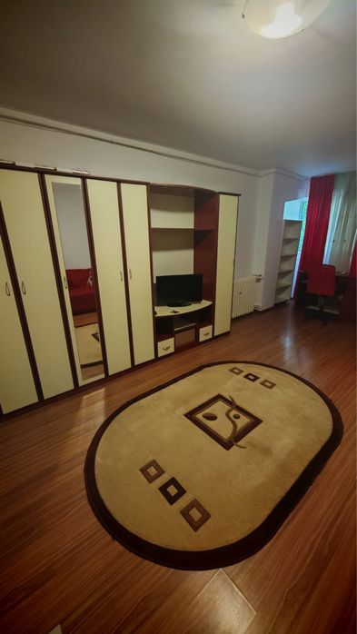 Inchiriez garsoniera Vitan