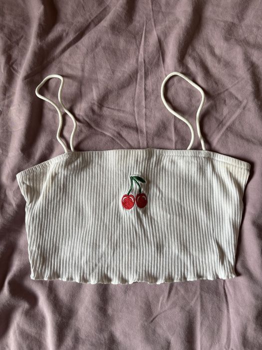 Бял потник с бродерия