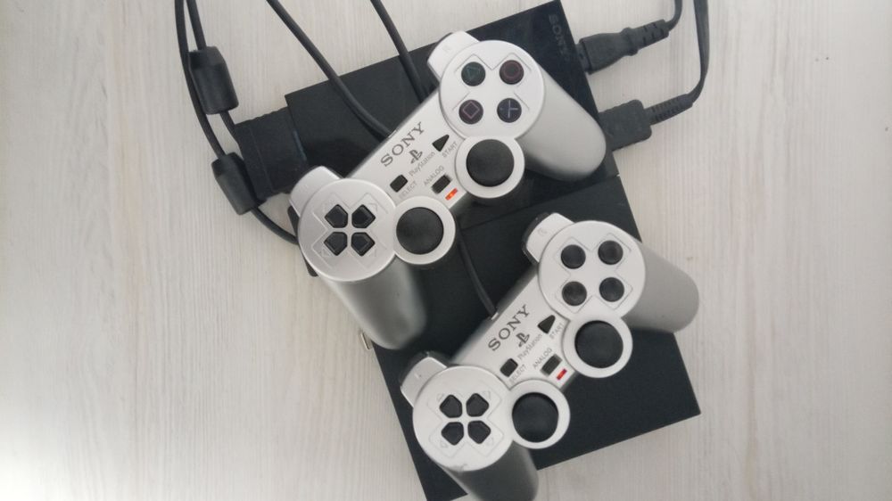 PS2 Slim SCPH-90004 + FMCB/OPL + 2 Joystick + Fleshka O‘qiydi